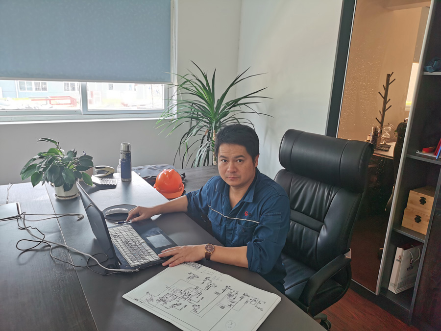 2022年度腾博tengbo9885官网医药金穗斗争者——邱财气